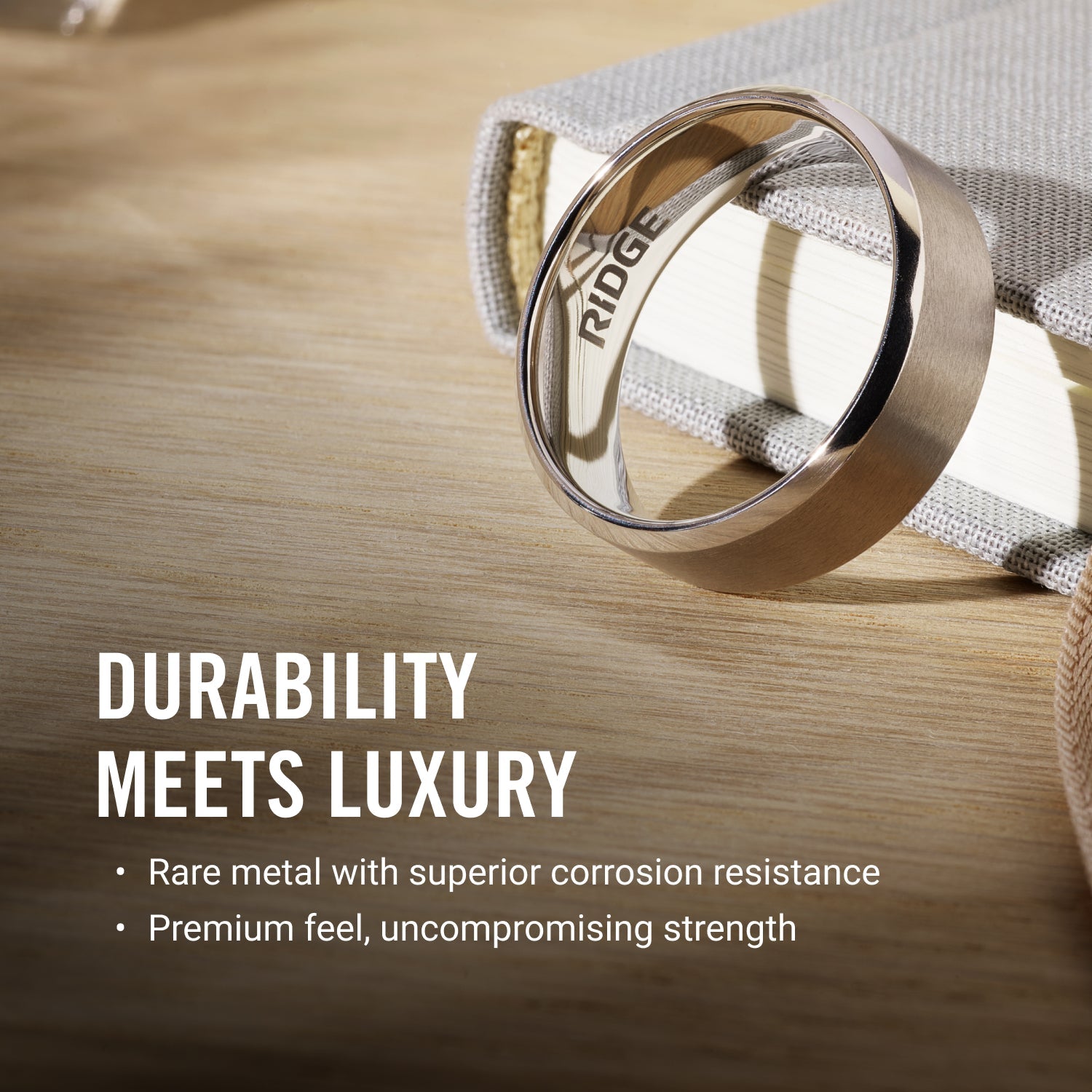Ridge 8mm Geprofileerde Ring Set - 24K Goud | Tantalum