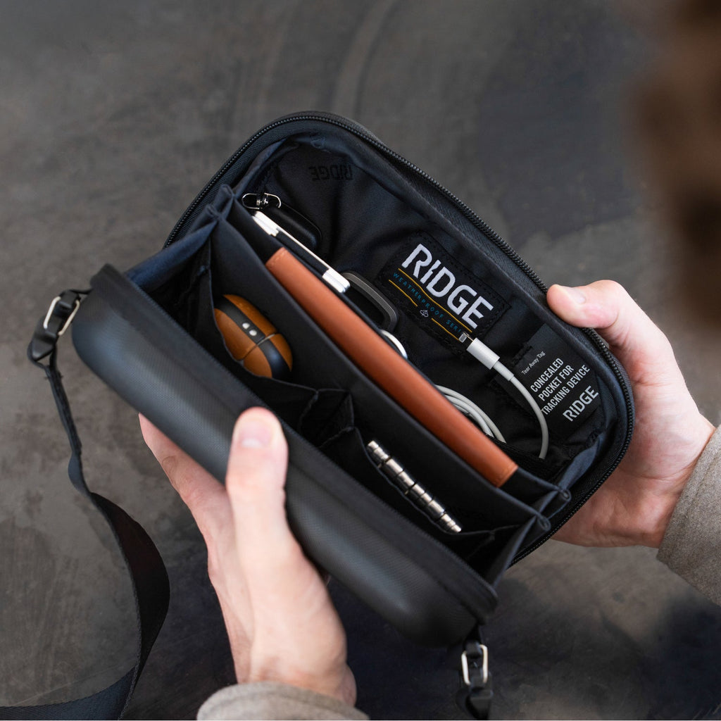 Hardshell Sling - Royal Black