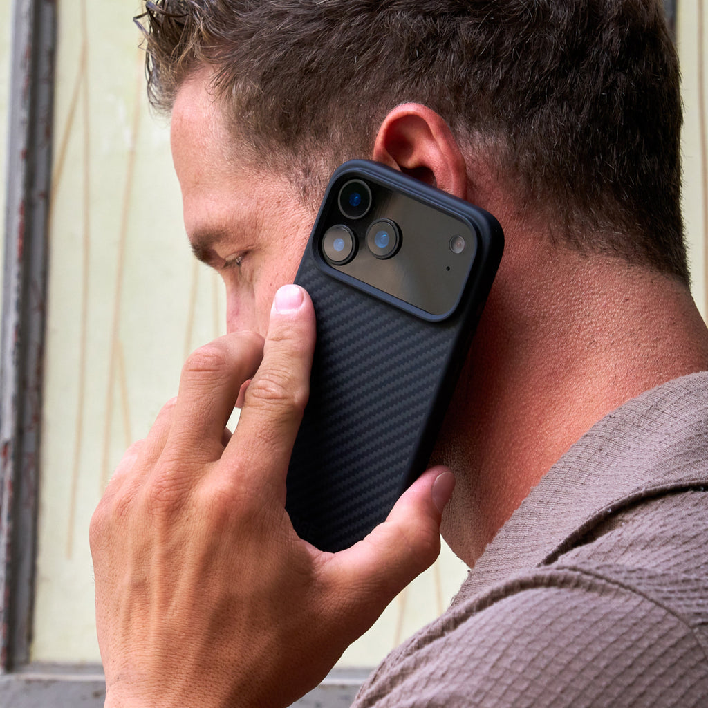 Everyday Phone Case - iPhone 17 Pro - Carbon